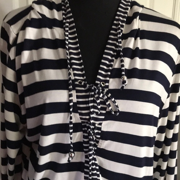 PULLOVER TOP - Picture 1 of 4